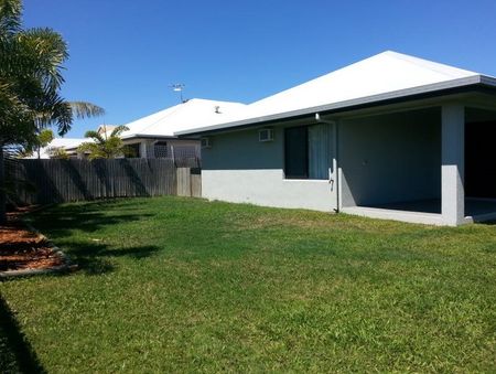 4 BEDROOM HOME + FULLY FENCED BACKYARD IN BOHLE PLAINS - Photo 4