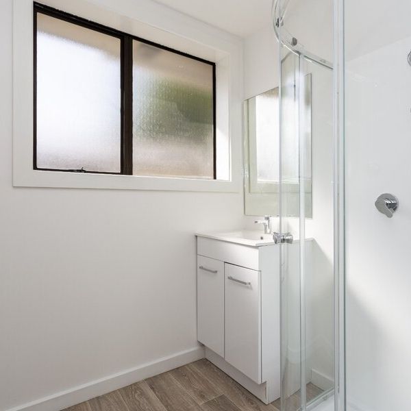 Freshly renovated 4 Bedroom 2 Bathroom property - Photo 1