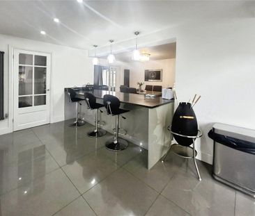 Parking to rent - Photo 2