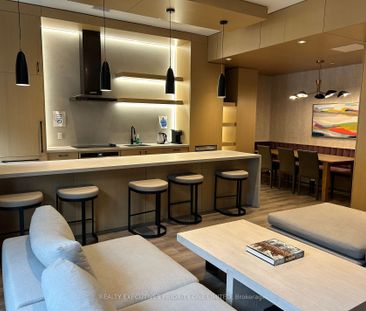 For Lease - 2369 Danforth Avenue Unit# 407, Toronto, Ontario - Photo 2