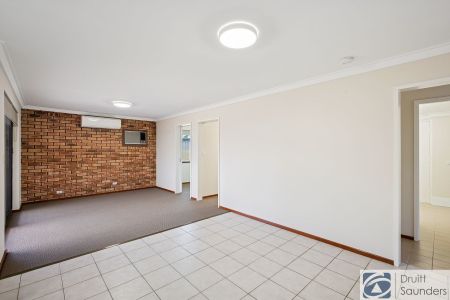 Freshly Refurbished 3-Bedroom Home - Move-In Ready! - Photo 3