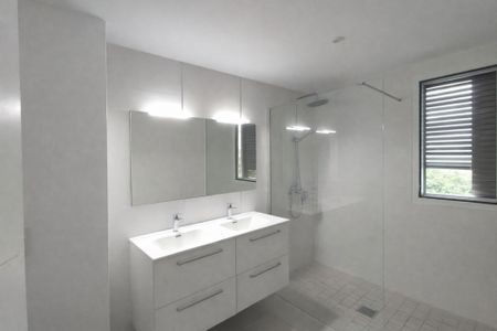 GRAND T4 VUE MER STANDING RESIDENCE AVEC PISCINE - Photo 3