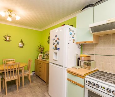 Greenlands Avenue, Greenlands, Redditch - Photo 3