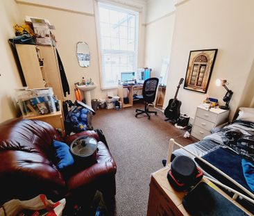 8 Bed Student Accommodation - Photo 1