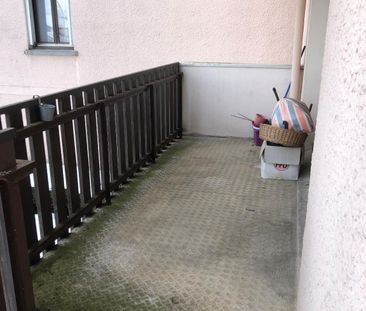 BELLIGNAT, dans copropriété appartement T2 d'environ 55m² avec balcon. - Photo 3