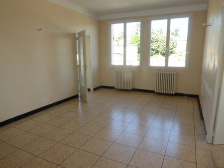 Location appartement 3 pièces 78.5 m² à Aubenas (07200) - Photo 4