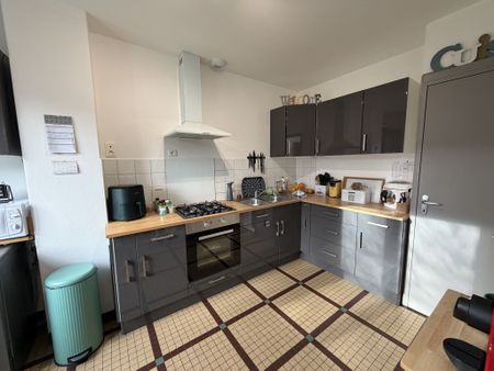 Location Maison 3 pièces 61m² SABLE SUR SARTHE 72300 - Photo 3