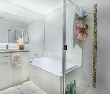 :: MODERN UP MARKET RESIDENCE IN FOREST SPRINGS ESTATE! - Photo 5