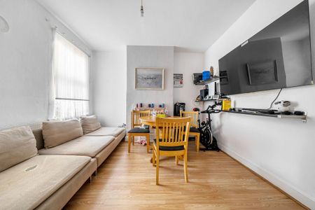 4 bedroom terraced house to rent - Photo 2