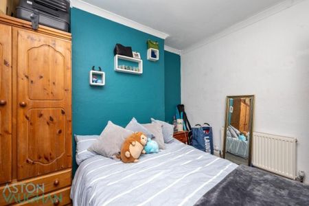 6 bedroom terraced house to rent - Photo 3