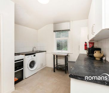 3 bedroom flat to rent - Photo 6