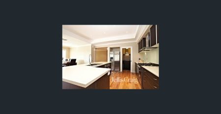 Four Bedroom Family Home. Alamanda School Zone - Photo 3