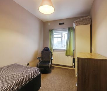 4 Bed Terraced House, Whatley Avenue, SW20 - Photo 5