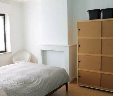 Ruime hedendaagse gezinswoning met 4 slaapkamers op gunstige ligging! - Photo 6