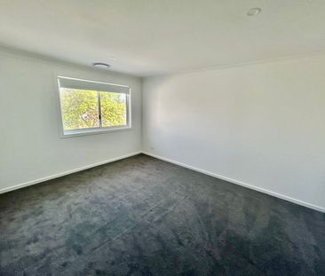 Stunning brand new 4-bedroom, 3-bathroom home - 2 minute drive to t... - Photo 5