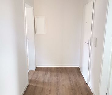 Gemütliches renoviertes Dachgeschoss… 2 Zimmer, Küche, Bad - Foto 1