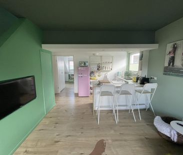 Möblierte Maisonettewohnung mit zwei Schlafzimmern, zwei Bädern und... - Photo 2