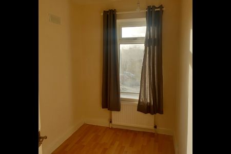 3 Bed Semi-Detached House, Perkyn Terrace, S5 - Photo 3