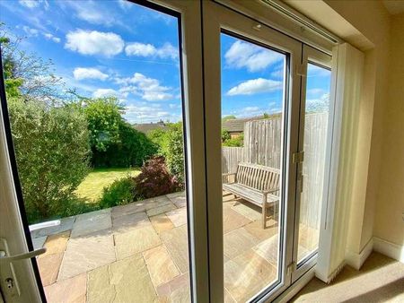 Lyncombe Gardens, Keyworth, Nottingham, NG12 - Photo 3