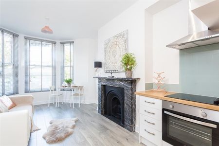 Lismore Road, Eastbourne - Photo 2