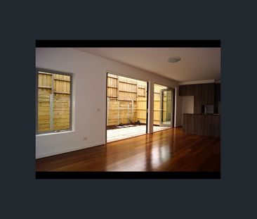 3 Bedroom Townhouse in the Heart of Camberwell - Photo 1