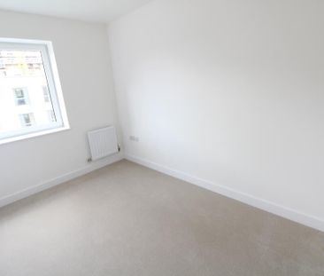 Room in a Shared Flat, Stirling Drive, LU2 - Photo 1