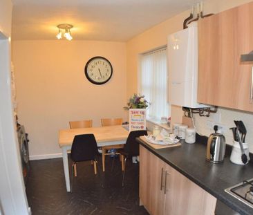 2 bedroom mews to rent - Photo 6