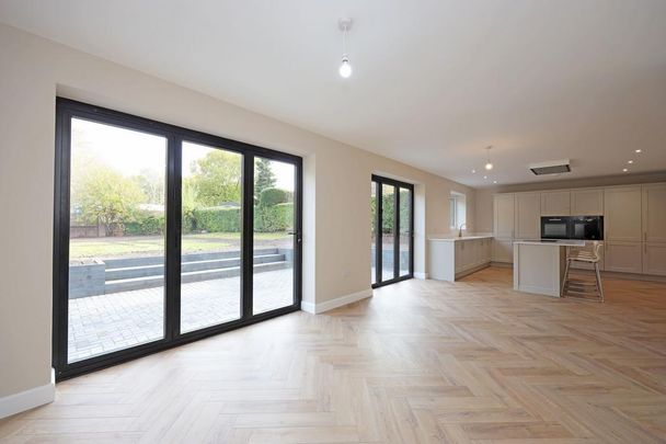 5 bedroom detached house to rent - Photo 1