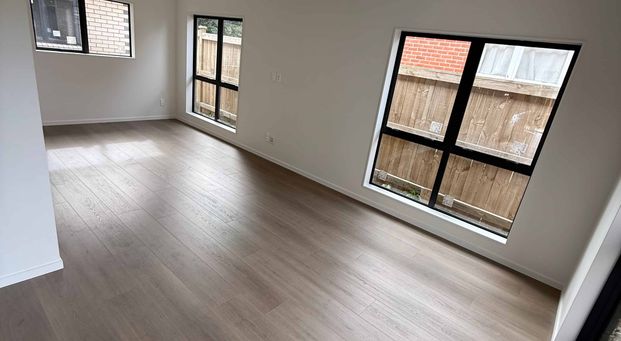 Brand new 205 square meter house! - Photo 1