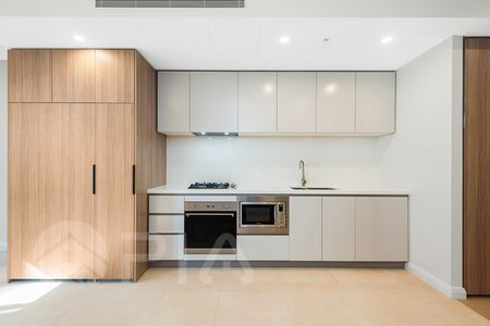 1423/1 Maple Tree Road Westmead - Photo 2