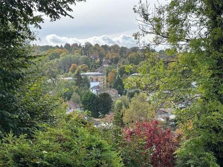 Crescent Road, Crescent Road, Caterham, Surrey, CR3 - Photo 2