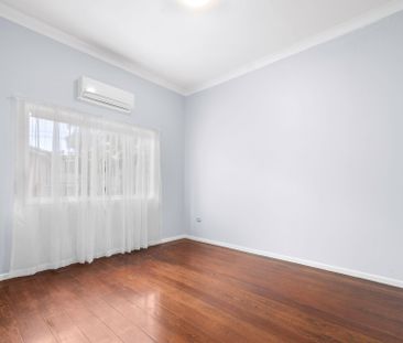 29 Russell Avenue, Norman Park. - Photo 1