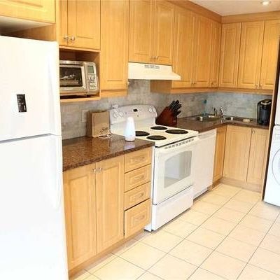 MUST SEE OVER 700 SQ FT 1 BED ON SUBWAY LINE PARKING ICNLD - Photo 3