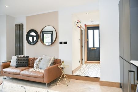 2 bedroom flat to rent - Photo 2
