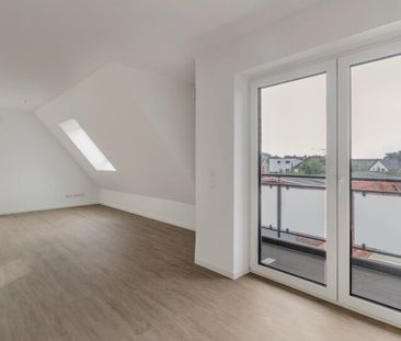 Barrierearme, helle 2,5-Zimmer-DG-Wohnung mit Balkon und Fahrstuhla... - Photo 2