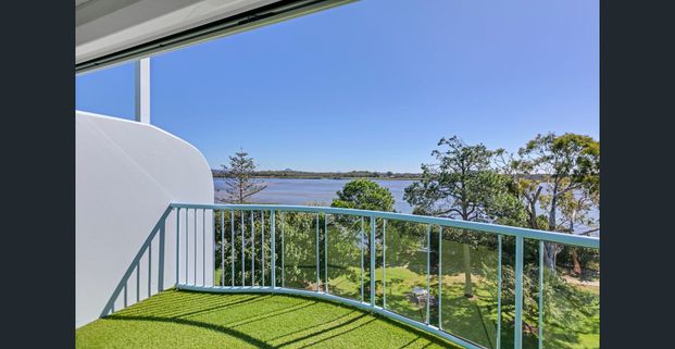 Immaculate 3-Bedroom Furnished Apartment with Private Rooftop & River Views - Photo 1