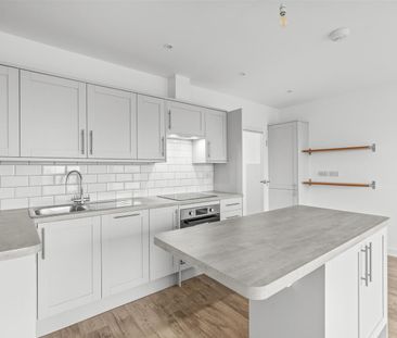 High Street, Lane End - Photo 1