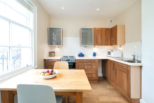 FLAT 2, 7 Gatehouse Cottage - Photo 1