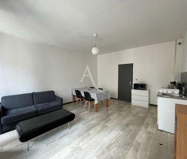 Location Appartement 2 pièces 37m² FONTENAY LE COMTE 85200 - Photo 3