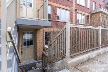 Condo Townhouse For Lease | W8123278 - Photo 5