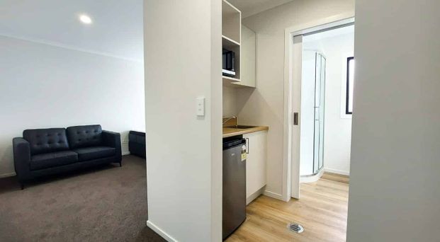 RENT REBATE AND UTILITIES INCLUDED - Great on Greta! - Photo 1