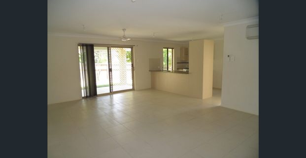 Your perfect family home awaits - Photo 1