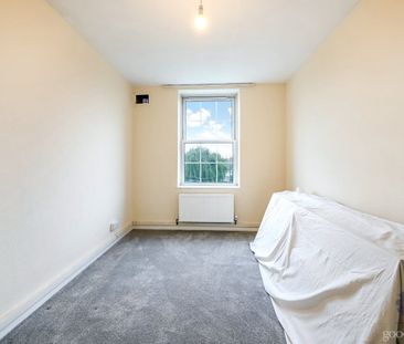 Grand Drive, London, SW20 - Photo 4