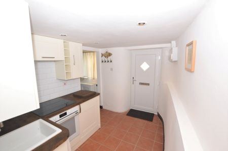 Rose Cottage, 9 South Street, Torquay, Devon, TQ2 - Photo 5