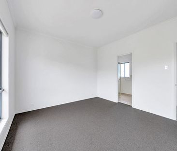 10 Cherington Rd, McCracken SA 5211 - House For Rent | Domain - Photo 2