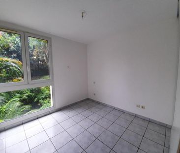 Location Appartement 3 pièces 53m² LA MONTAGNE 97417 - Photo 4