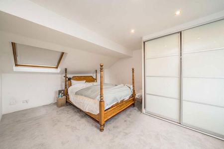 4 bedroom semi-detached house to rent - Photo 5