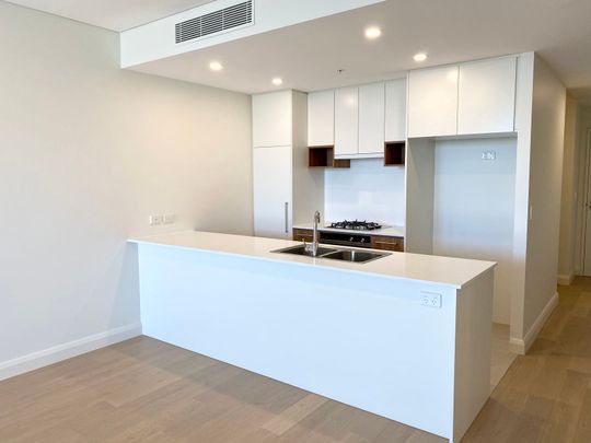 Brand NEW Spacious 2 Bedrooms 2 Bathroom With Study Room Apartment Available Short Stroll to Granville Train Station - Photo 1