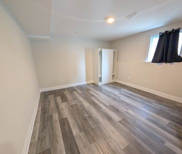 Spacious 2 Bedroom Lower Unit In Welland! - Photo 4
