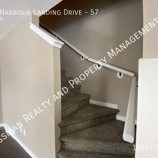 3 bed, 1 bath townhouse harbour landing - Photo 1